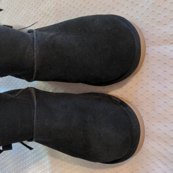 UGGs - Picture 2 of 6
